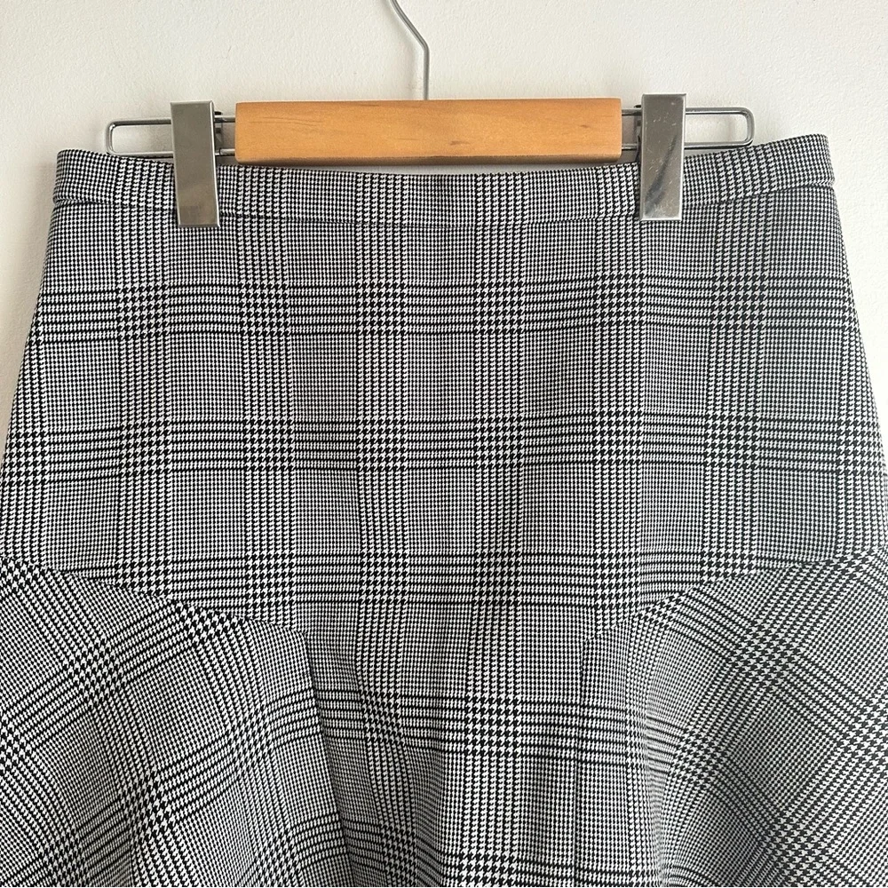Gray Plaid Flared Women's Skirt - Classic Check